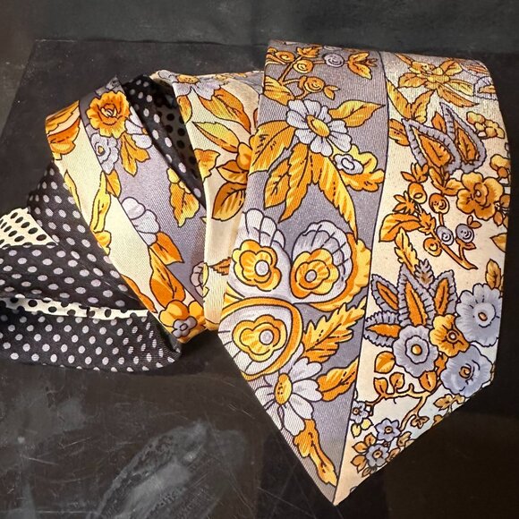 Versace Other - Gianni Versace Tie Mens Silk Necktie Baroque Black Yellow Floral Vintage